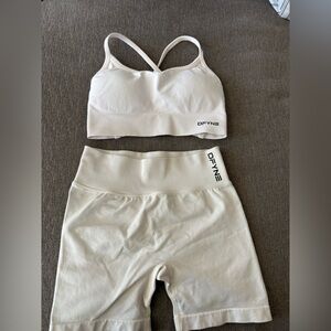 DFYNE White Sports Bra and Shorts Set